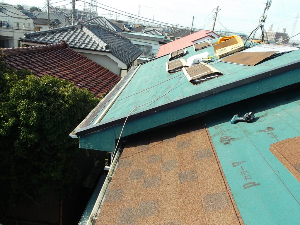 瓦屋根から軽量金属のリフォーム