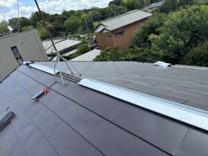 ガルバリウムの棟下地取付写真