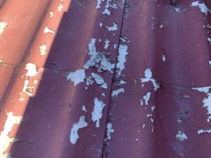 かわらUの塗膜がはがれた写真