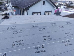 ルーフィングを張った屋根