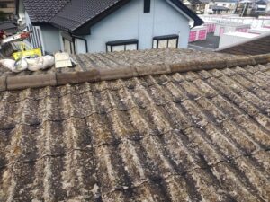 もろくなったかわらUの写真