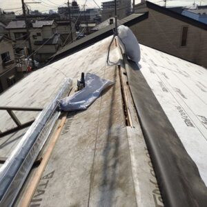 換気棟の換気の穴をあけた