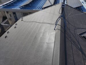 福泉工業のシルキーで葺いた屋根