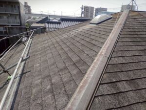 古いコロニアル屋根