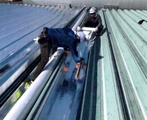 スカイ工法施工中