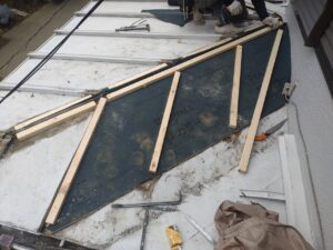 ルーフィングを張って心木を新しくした