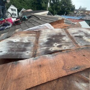 腐食した野地板