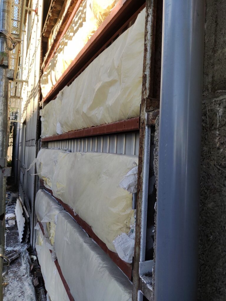 スレート壁をはがした後